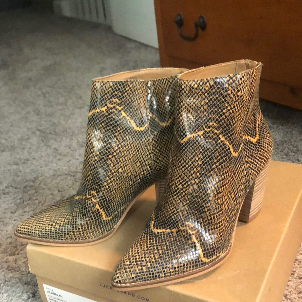 Lucky Brand Pointed toe Snake Print Bootie